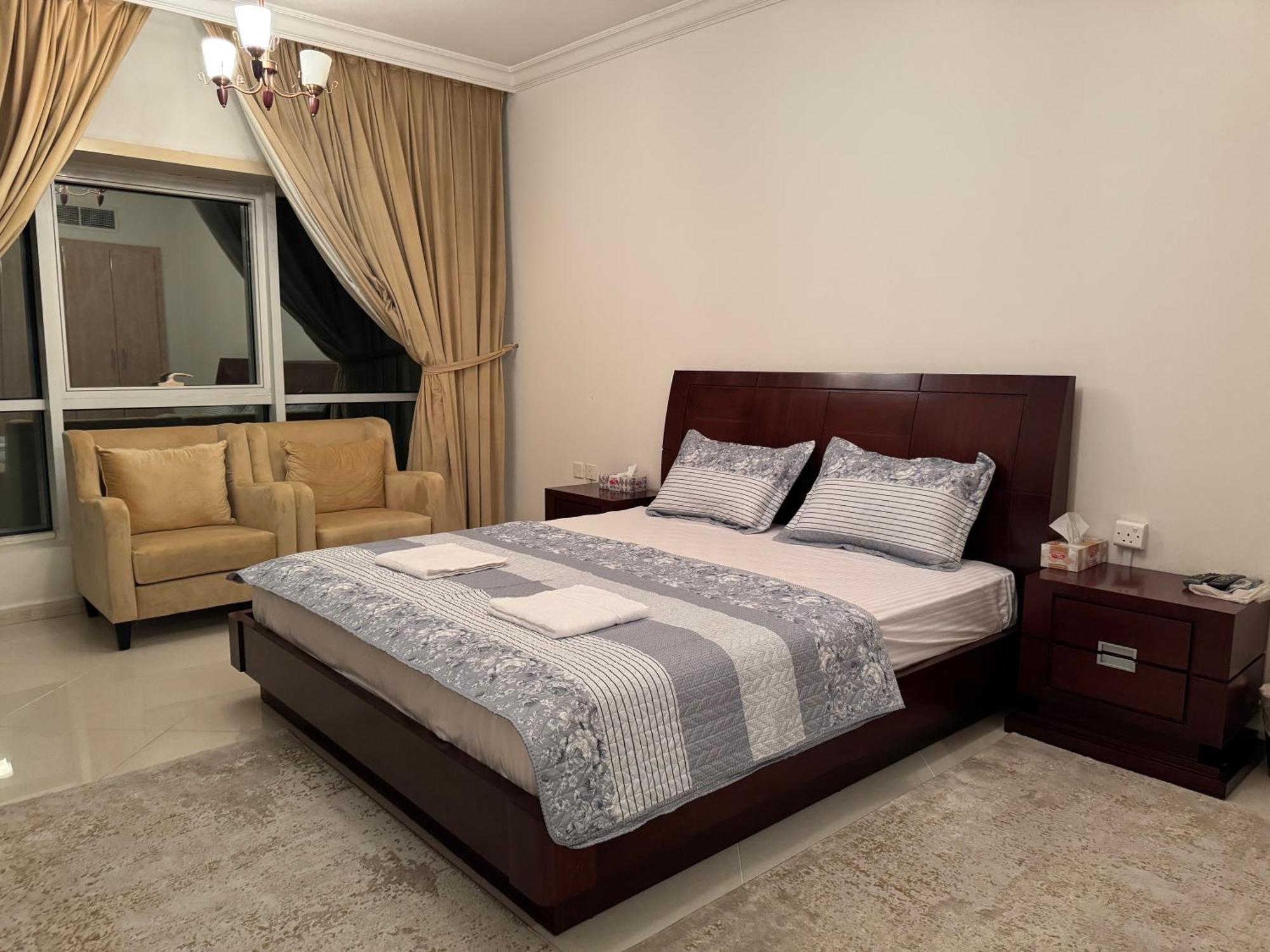 The Family Spot Leilighet Sharjah Eksteriør bilde